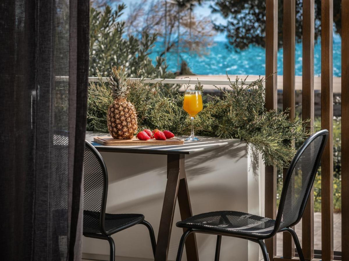זקינטוס טאון Point Ephemere Beachfront Apartments מראה חיצוני תמונה