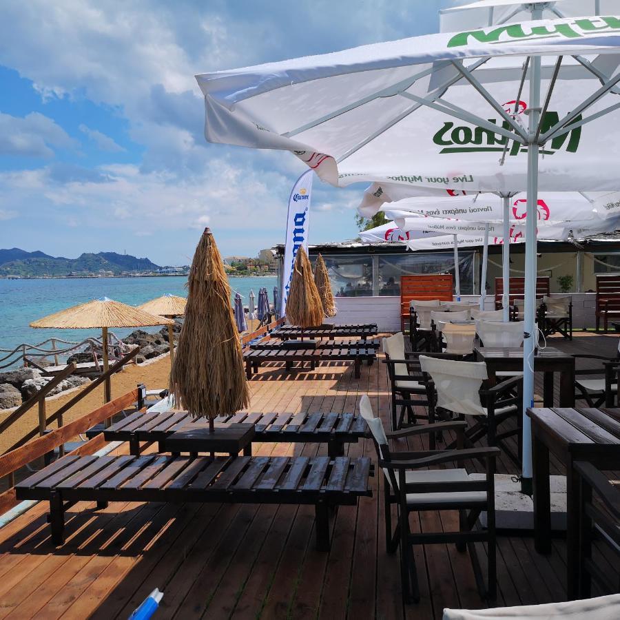 זקינטוס טאון Point Ephemere Beachfront Apartments מראה חיצוני תמונה